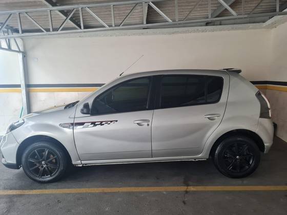 RENAULT SANDERO 1.6 GT LINE LIMITED FLEX 4P MANUAL RENAULT SANDERO 1.6 GT LINE LIMITED FLEX 4P MANUAL